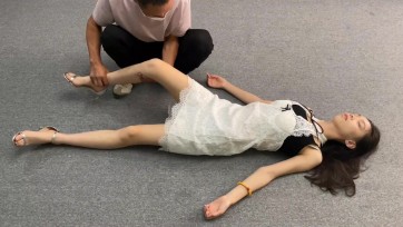 【云雀工作室】弄晕彤彤