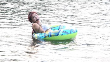 【clz原创】思思捆绑漓江戏水，有一定的危险性质。难度大