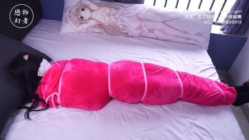 【恋物幻者】毛茸茸的少女玩具毛毯全包绑架黑丝白领小姐姐！全程蒙眼+口球堵嘴+脚镣+反绑，不同厚度毛毯木乃伊式捆绑+闷热包头窒息