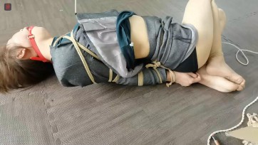 【绳之韵】离异少妇玲子，SM体验第二集：原味棉袜+口球双重塞堵，驷马、棒子固定，空房放置，TJ升级，耻辱与哀嚎