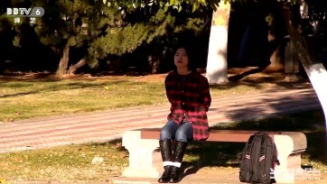 【半岛束艺台】行为艺术，海语广场捆绑手脚，险遭报警