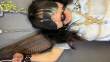 【clz原创】吊绑TJ19岁小萝莉S的不行，口水多，后吊起来TJ，十字架捆绑，TD塞gang手枪射击，各种道具