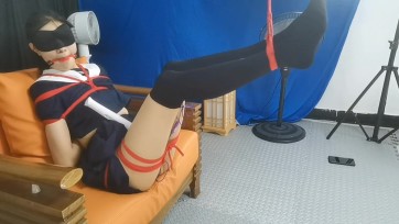 【绳舞飞扬】JK少女紧缚调教（菲儿）JK少女紧缚内如蛋蛋强档+跪走训练+鞭调棒棒振+强高呻吟不断+双腿夹内入蛋蛋户外楼梯爬楼