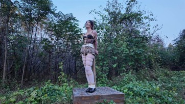 【一绳所爱】《野外、柱子上的陈依依》