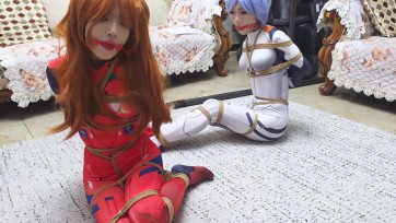 【枫叶工作室】《完蛋！我把美女捆绑了？——缚神挑战？落难的EVA等身手办！》